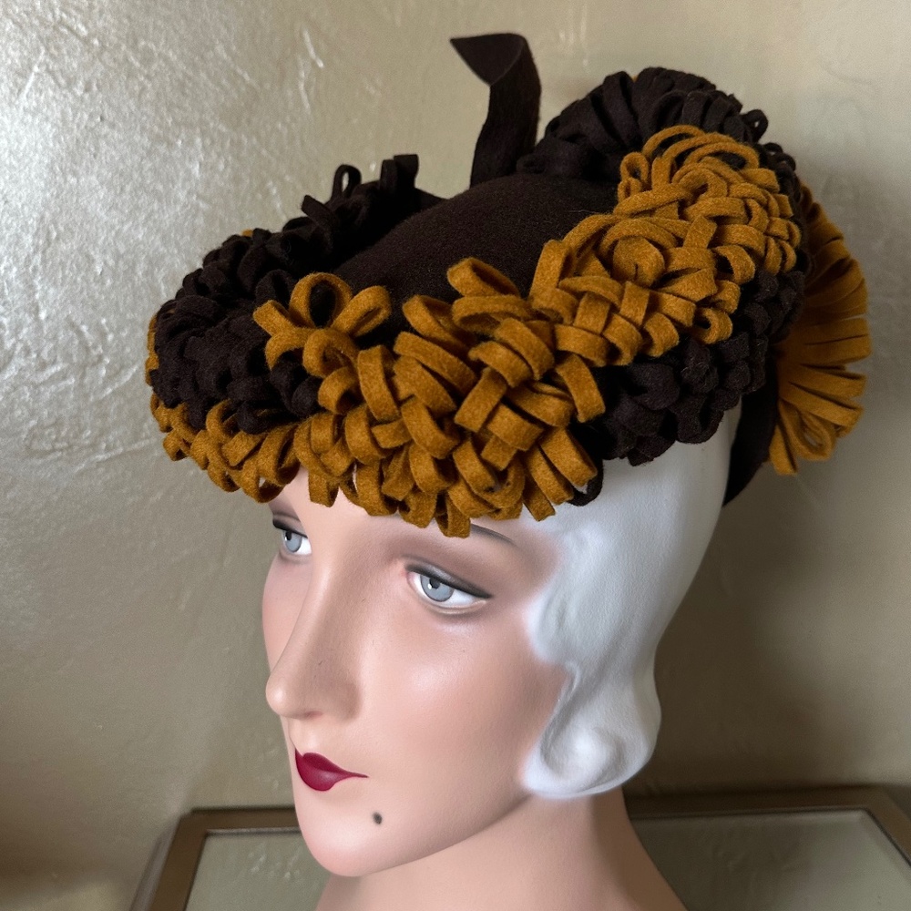 RARE 1930's BROWN/GOLD FELT TILT HAT - Picture 9 of 13